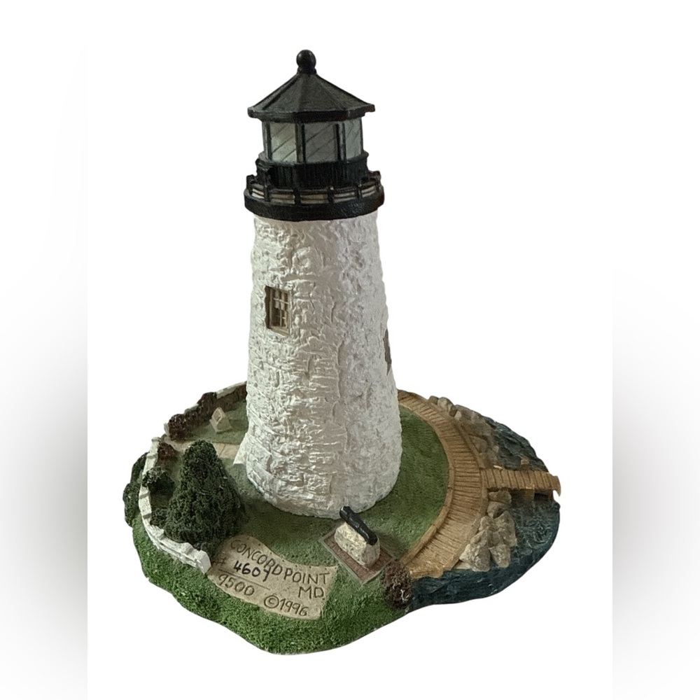 Chesapeake Bay Lighthouse Figurine - White and Green